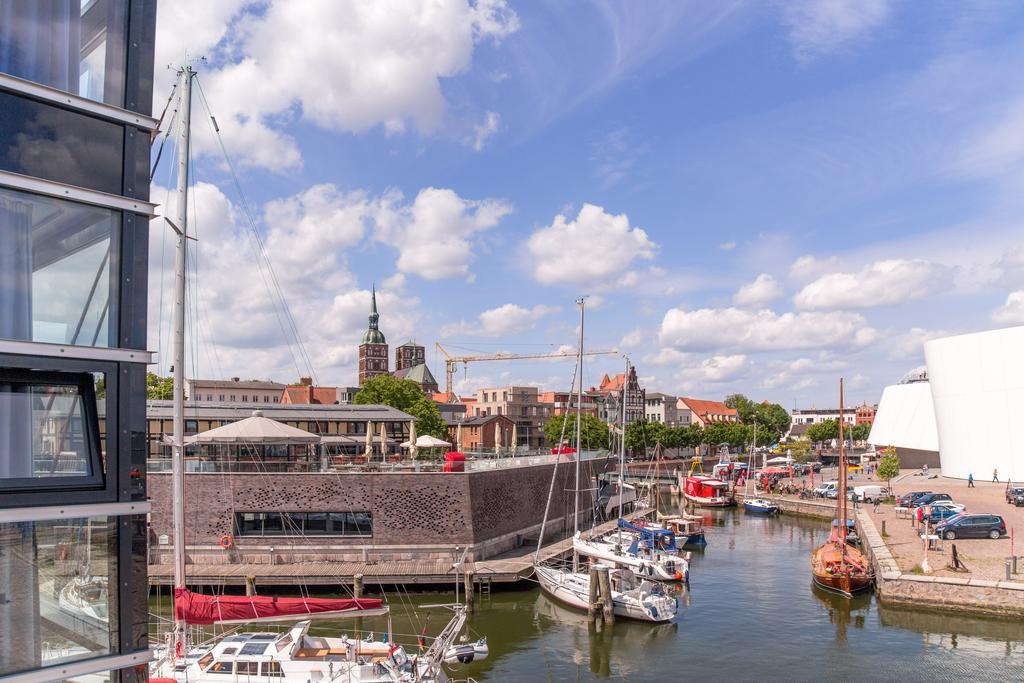 Hochwertige Apartments Im Stralsunder Hafen Esterno foto